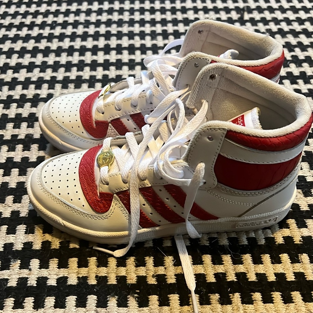 Adidas Top Tens